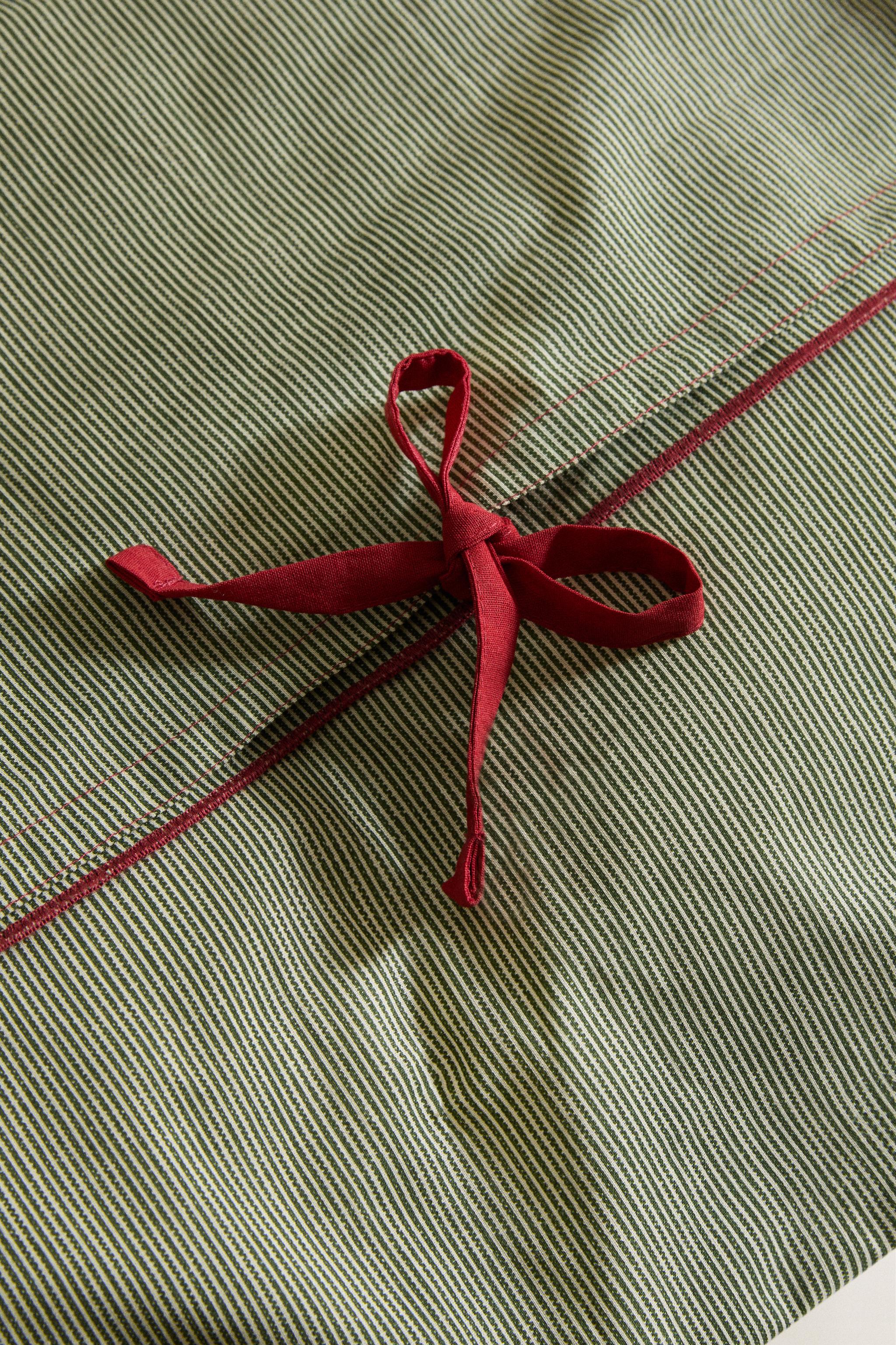 STRIPED OVERLOCK DUVET COVER